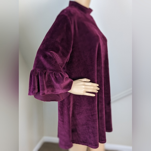Velvet Merlot Plush Bell Sleeved Dress XL - Picture 4 of 7